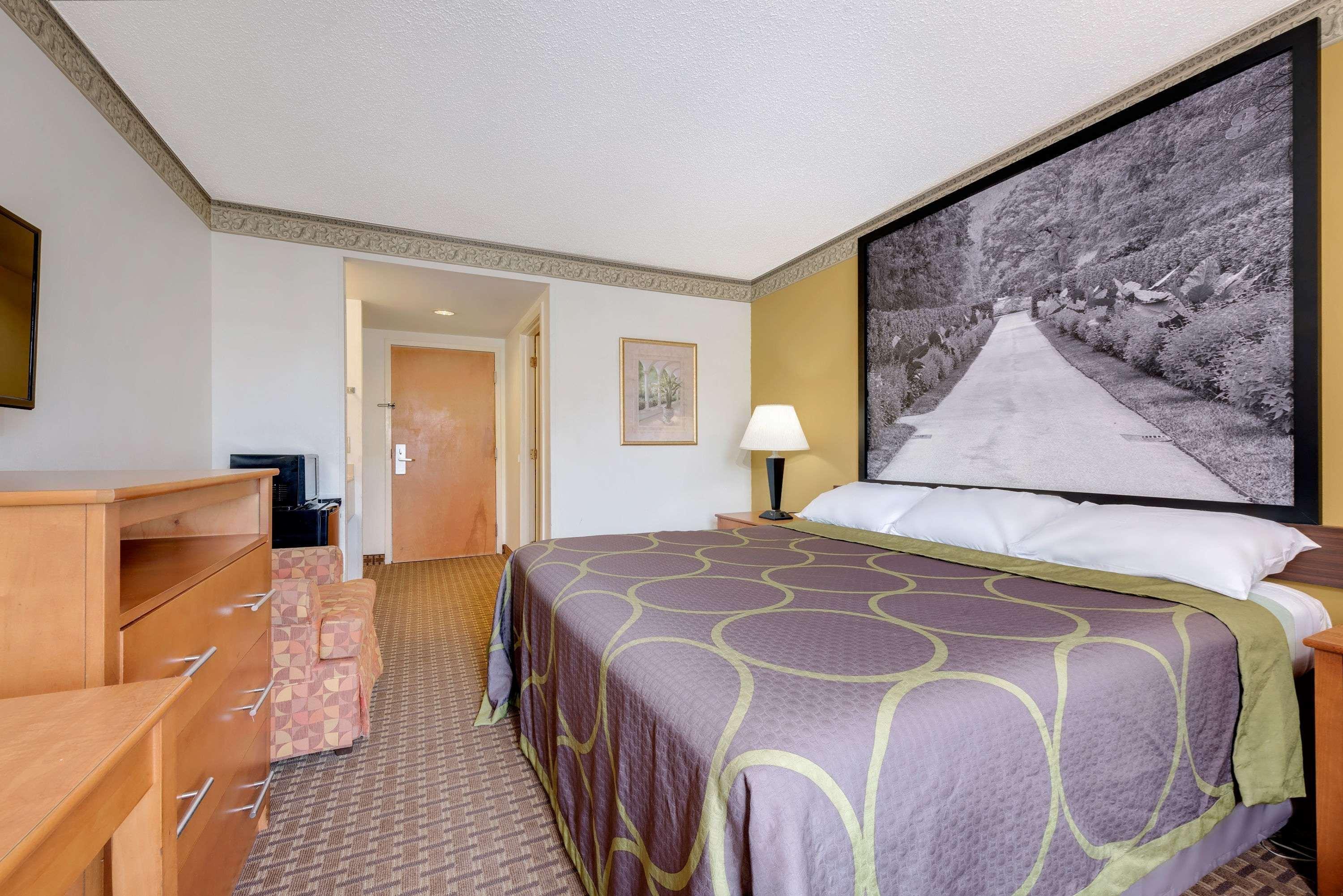 Super 8 By Wyndham Allentown Exterior photo